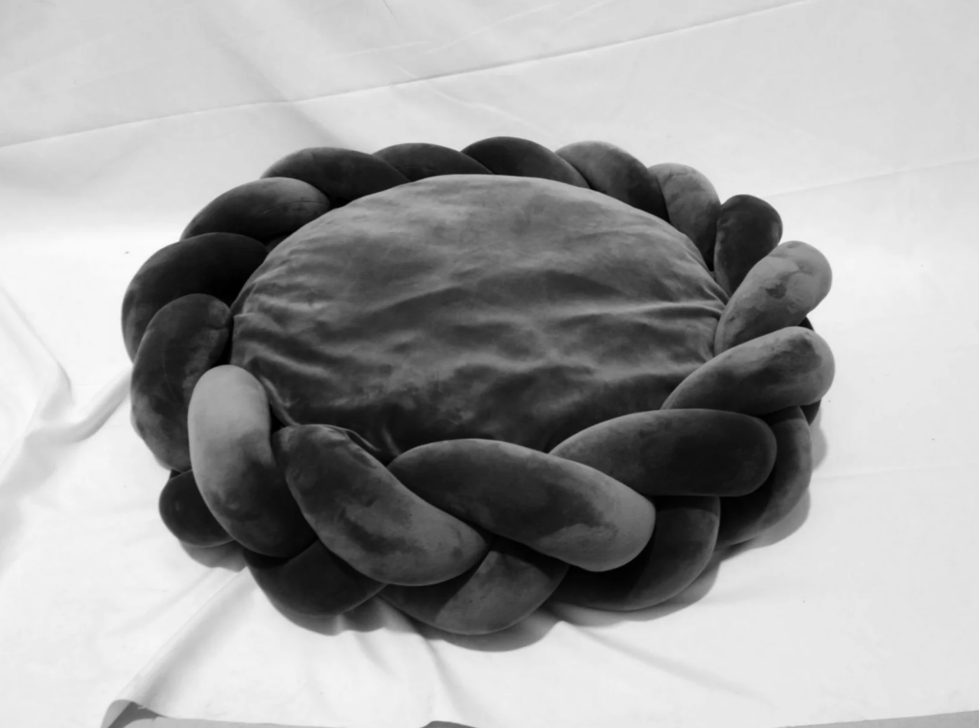 TraumNest – Luxus-Hundebett für stilvollen Schlaf