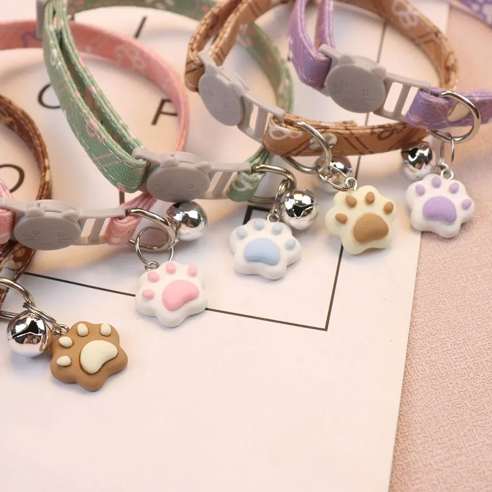 Niedliches Pfötchen-Halsband