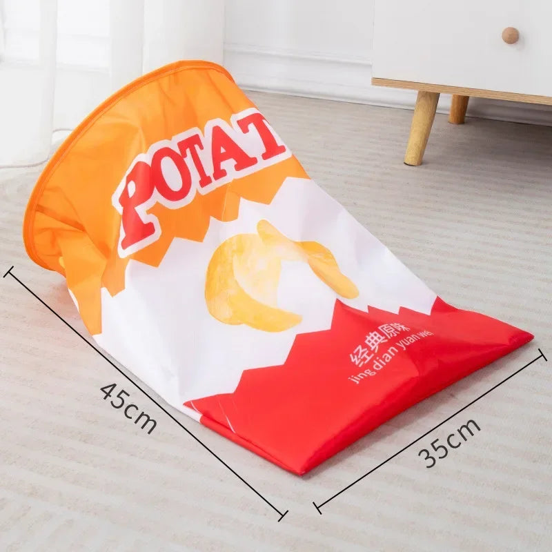 Katzentunnel im Chipstüten-Design