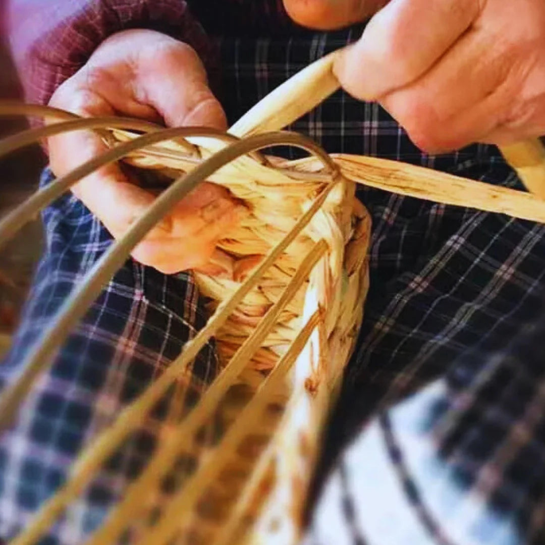 WeidenTraum – Weidenkorb Katzenbett mit natürlicher Schlafmatte