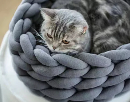 FellNest – Handgeflochtenes Katzenkorbchen